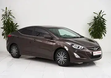 Hyundai Elantra Вид 3