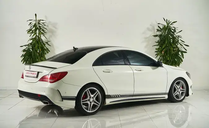 Mercedes benz CLA
