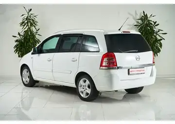 Opel Zafira Вид 4