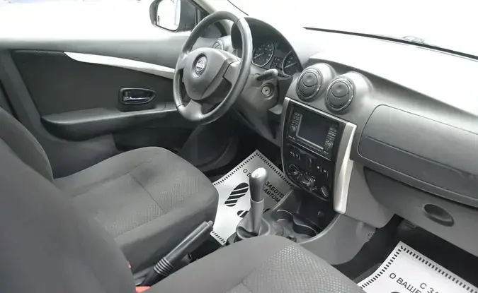 Nissan Almera