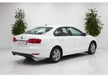 Volkswagen Jetta Вид 4