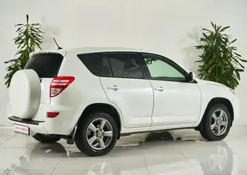 Toyota RAV4 Вид 4