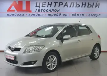Toyota Auris Вид 1