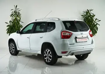 Nissan Terrano Вид 4