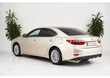 Lexus ES Вид 4