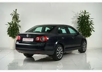 Volkswagen Jetta Вид 5