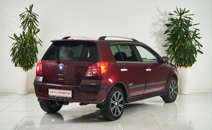 Geely MK Cross