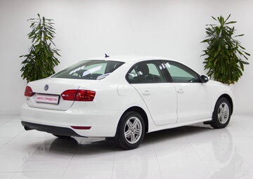 Volkswagen Jetta Вид 4
