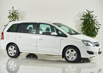 Opel Zafira Вид 3