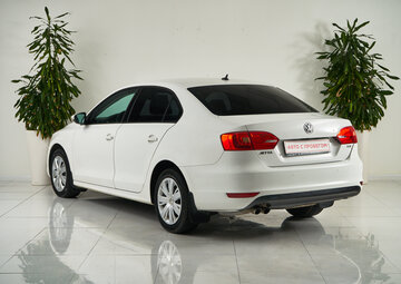 Volkswagen Jetta Вид 4