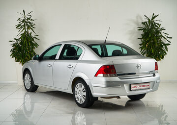 Opel Astra Вид 4