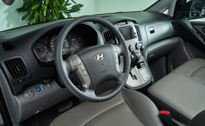 Hyundai Grand Starex