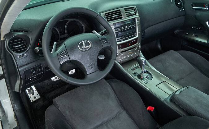 Lexus IS