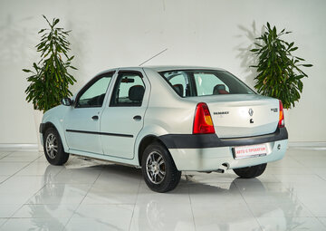 Renault Logan Вид 4