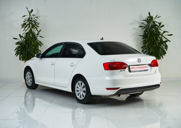 Volkswagen Jetta Вид 4
