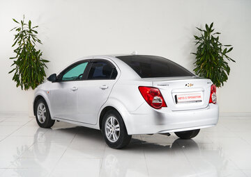 Chevrolet Aveo Вид 4
