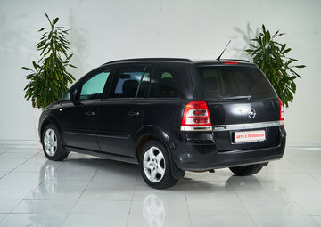 Opel Zafira Вид 4