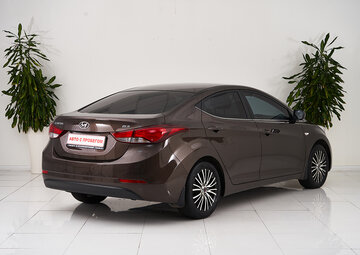Hyundai Elantra Вид 5