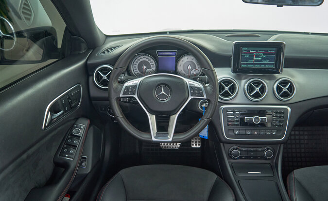 Mercedes benz CLA