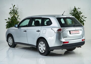 Mitsubishi Outlander Вид 4