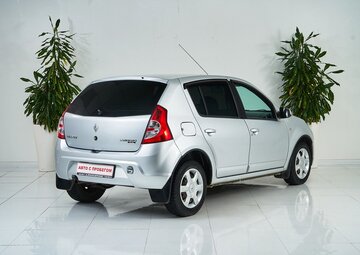 Renault Sandero Вид 5