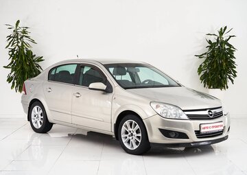 Opel Astra Вид 3