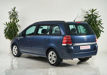 Opel Zafira Вид 4