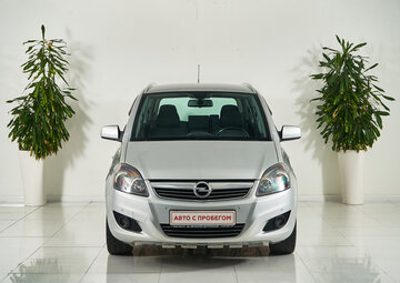 Opel Zafira Вид 2