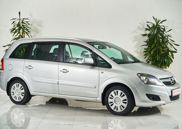 Opel Zafira Вид 3