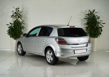 Opel Astra Вид 4