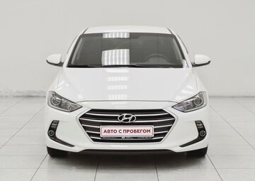 Hyundai Elantra Вид 2