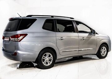 Ssangyong | KGM Rodius Вид 2