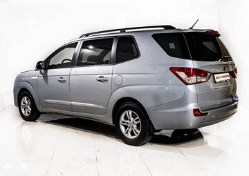 Ssangyong | KGM Rodius Вид 4