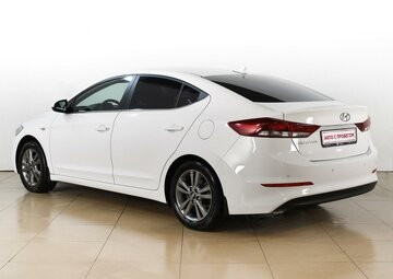 Hyundai Elantra Вид 3