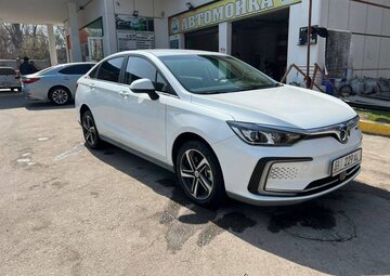 BAIC EU5 Вид 3