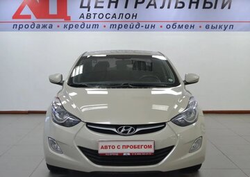 Hyundai Elantra Вид 2