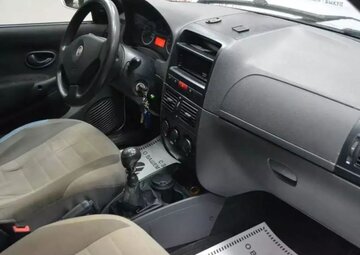 Fiat Albea Вид 5