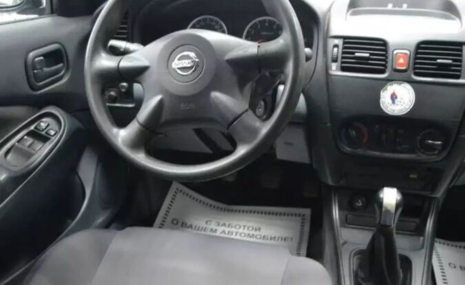 Nissan Almera