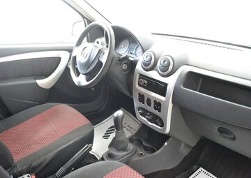 Renault Logan Вид 5