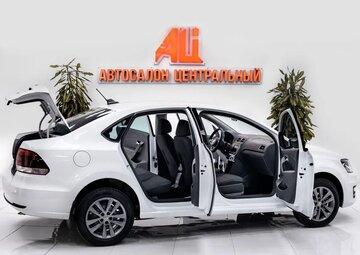 Volkswagen Polo Вид 4