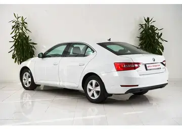 Skoda Superb Вид 4