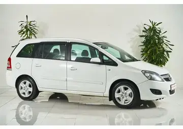 Opel Zafira Вид 3