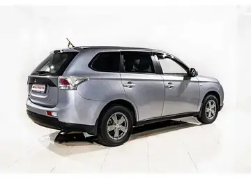 Mitsubishi Outlander Вид 4