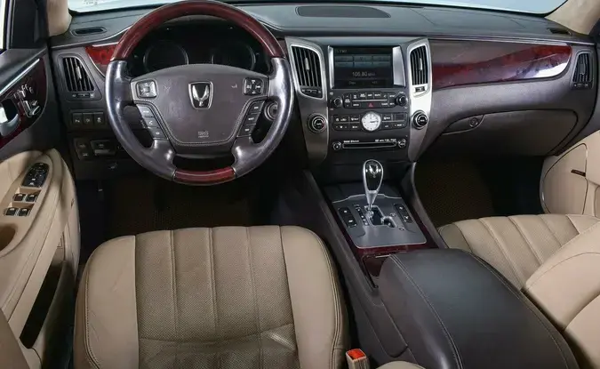 Hyundai Equus