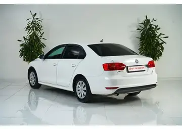 Volkswagen Jetta Вид 4