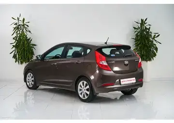 Hyundai Solaris Вид 4