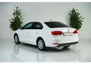 Volkswagen Jetta Вид 4