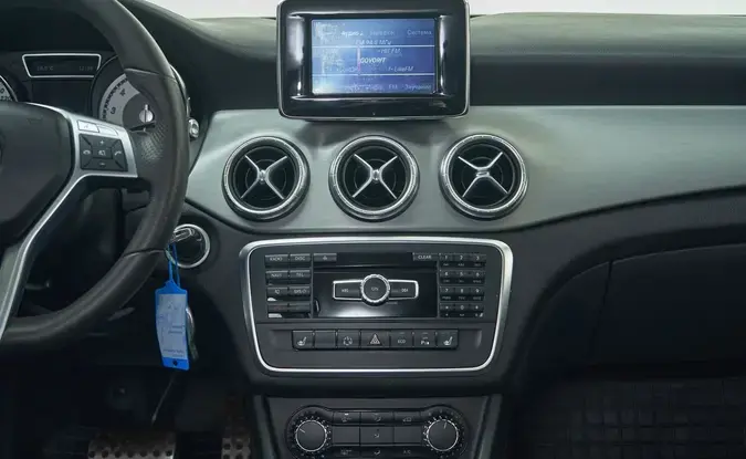Mercedes benz CLA