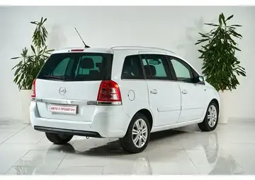Opel Zafira Вид 4