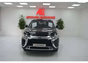Mitsubishi Outlander Вид 2